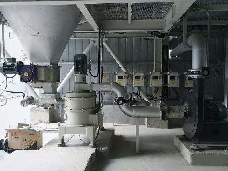 Línea de producción de molienda de desulfurizador de una planta de coque en Nanyang, Henan 