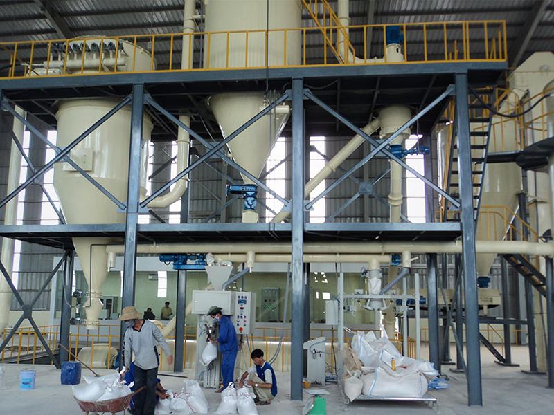 Molino de bolas de arena de zircón con línea de producción de clasificación de una planta mineral en Vietnam